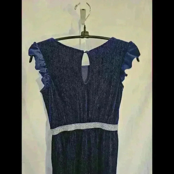 Elegant Navy Blue Velvet Romper with Ruffled Sleeves - Picture 3 of 7